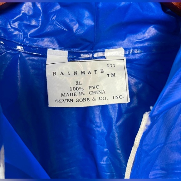 NEW YORK GIANTS | VINTAGE 80s / 90s RAIN JACKET | Full-Zip, w/ Pockets - Picture 7 of 10